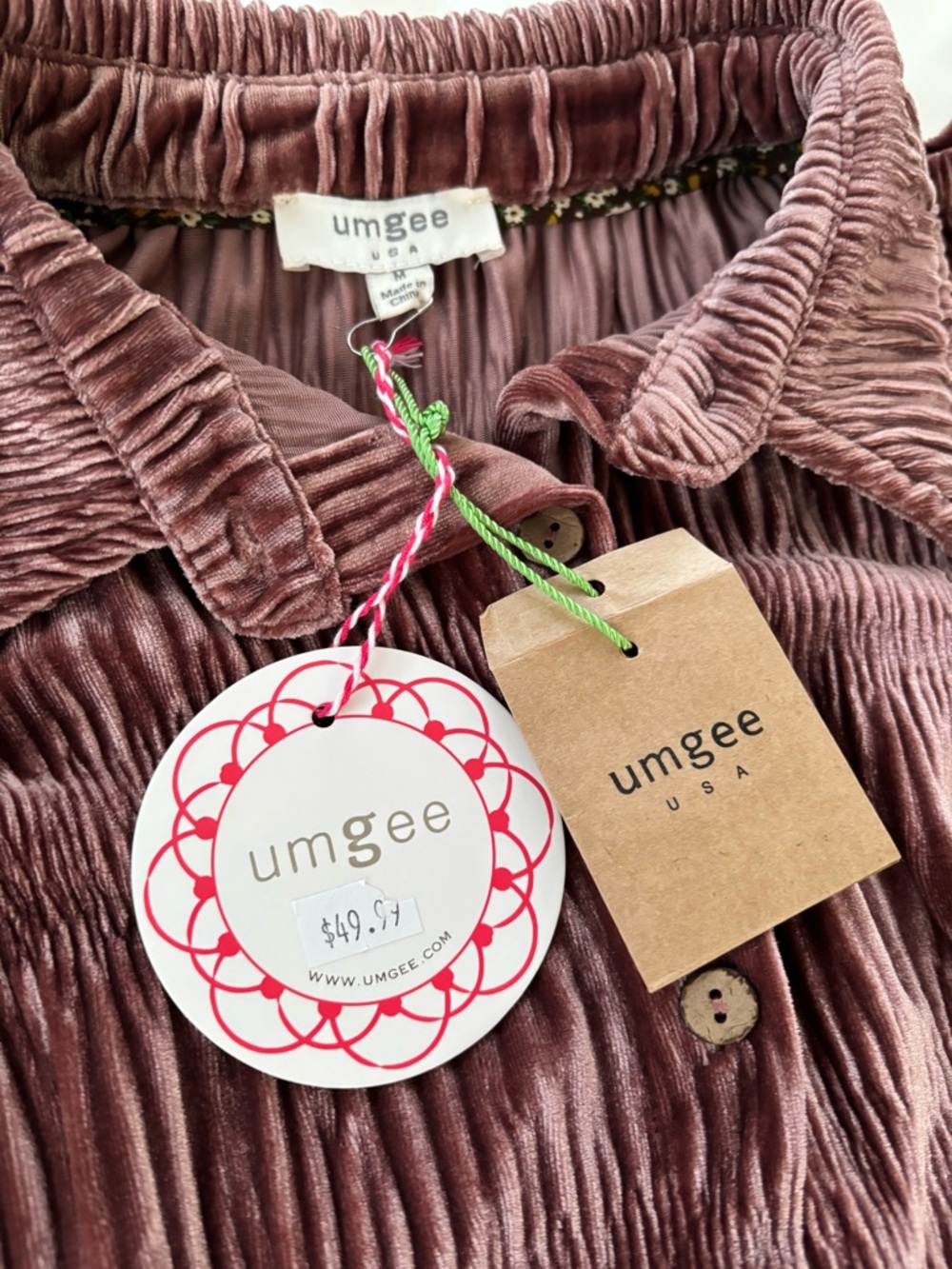 Umgee Women’s Dusty Pink Rose Velvet Velour Smocked Button Down Top MEDIUM, NWT - Picture 6 of 9